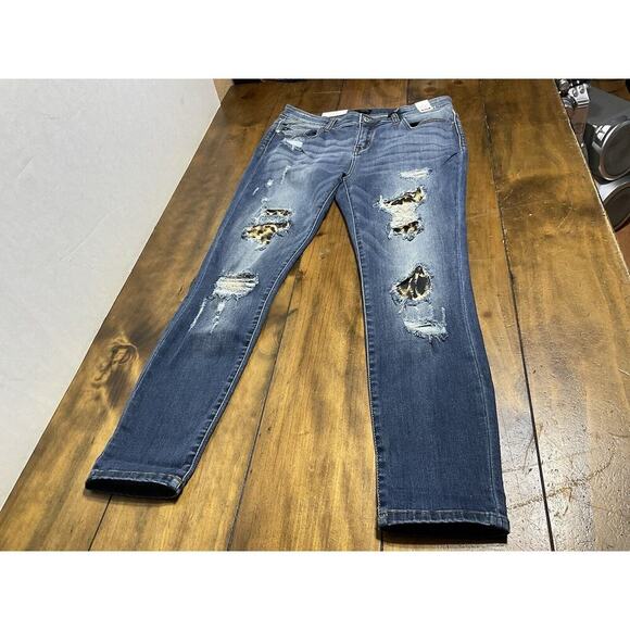 Judy Blue Distressed Leopard Patch Mid Rise Skinny Jeans Size 13/31 NWT - Picture 1 of 10